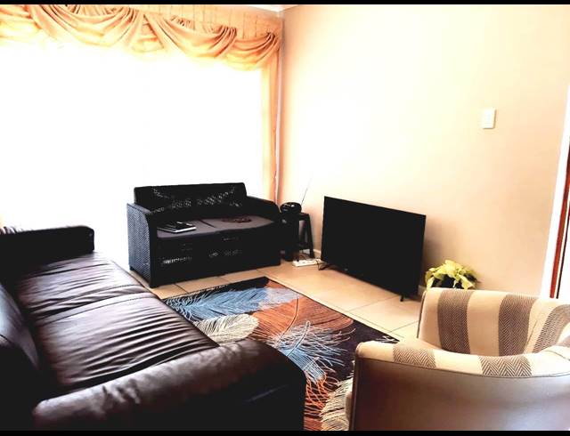 2 BEDROOM TOWNHOUSE RENTED IN FAIRVIEW